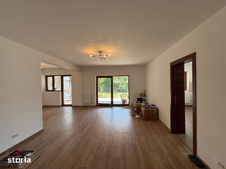 Casă cu 7 camere cu Teren 530 Mp în Berceni