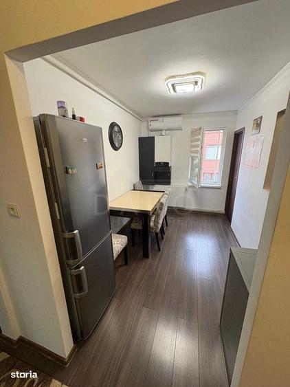 Apartament cu 3 camere decomandat, mobilat în Tudor