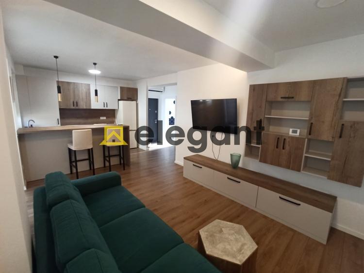 Apartament cu 2 camere decomandat, mobilat în Central