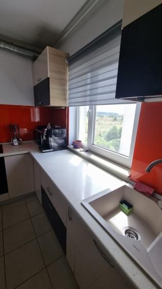 Apartament cu 3 camere semidecomandat în Odăi