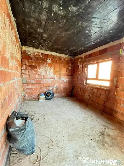 Casă cu 5 camere cu Teren 350 Mp în Săcălaz