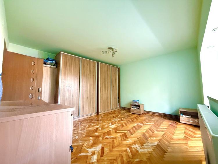 Apartament cu 3 camere decomandat, mobilat în Aradului
