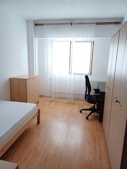 Apartament cu 3 camere decomandat în Păcurari