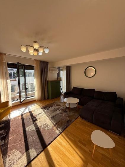 Apartament cu 4 camere decomandat, mobilat în Herăstrău