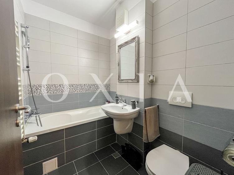 Apartament cu 3 camere semidecomandat, mobilat în Torontalului