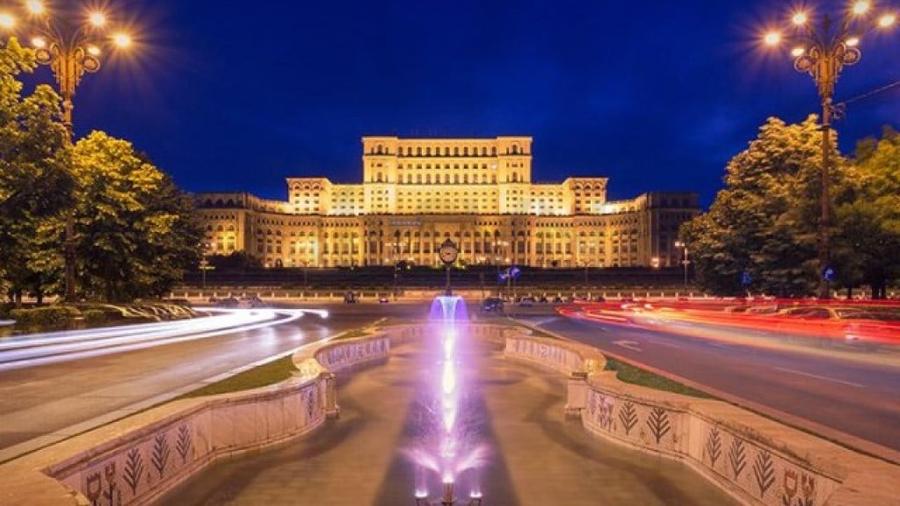 Apartament cu 3 camere decomandat în Unirii