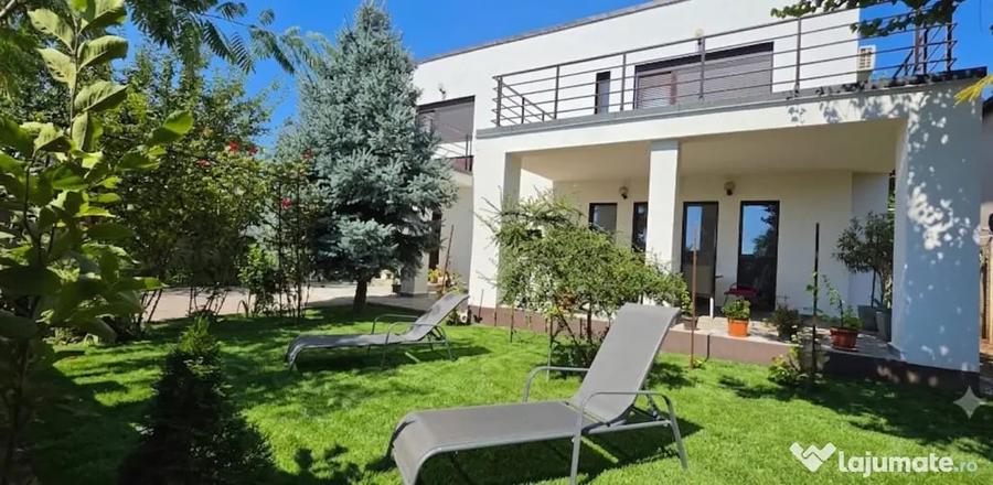 Casă cu 4 camere în Central