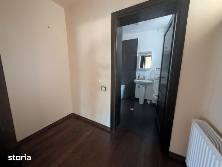 Casă cu 5 camere cu Teren 100 Mp în Drumul Taberei