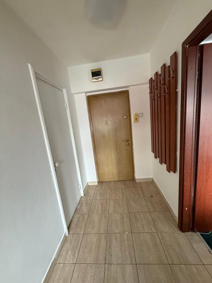 Apartament cu 2 camere semidecomandat în Militari