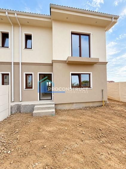 Duplex cu 4 camere cu Canalizare în Moșnița Nouă