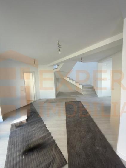 Duplex cu 3 camere cu Canalizare în Dacia