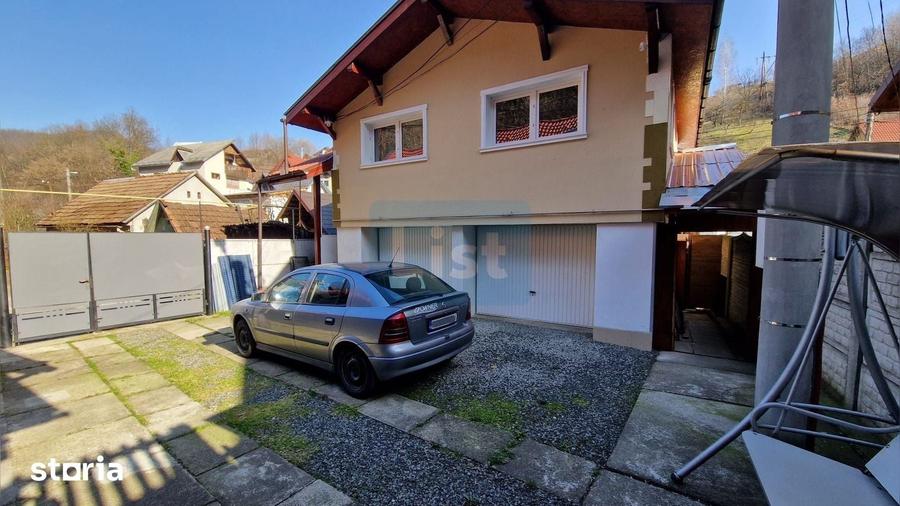 Casă cu 2 camere cu Teren 380 Mp în Valea Roșie