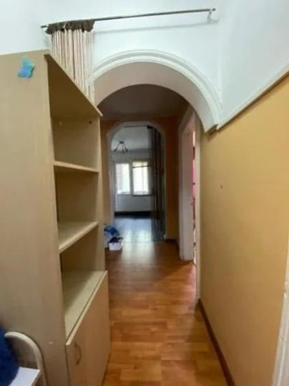 Apartament cu 3 camere decomandat în Berceni