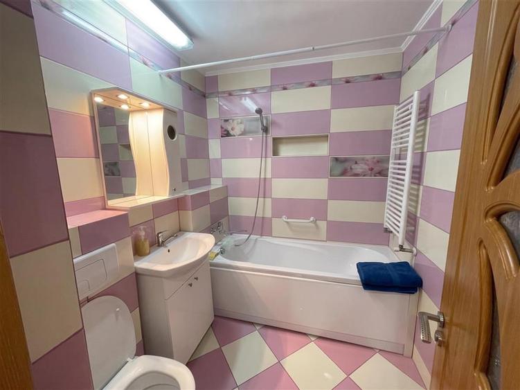 Apartament cu 3 camere decomandat, mobilat în Obcini