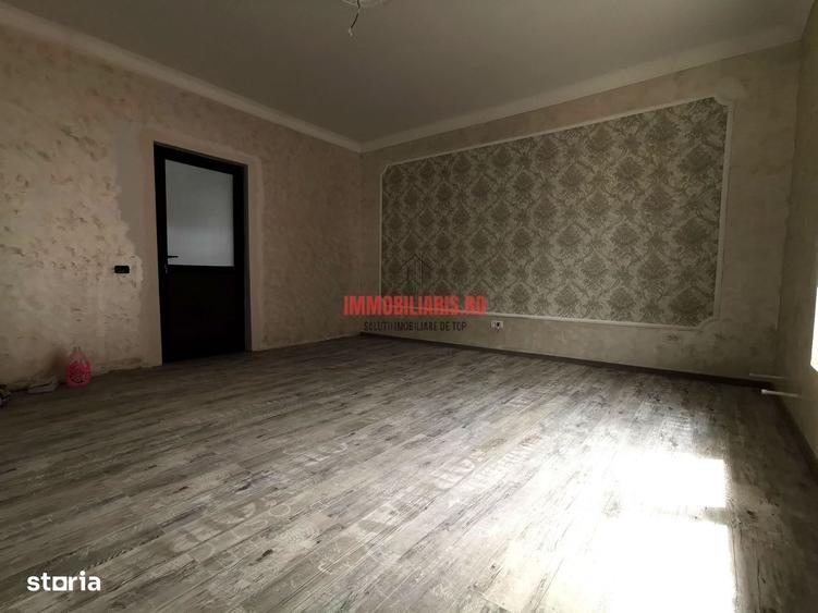 Casă cu 4 camere cu Canalizare în Ozana