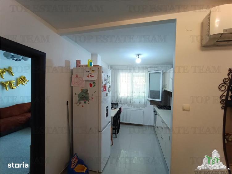 Apartament cu 4 camere decomandat în Ozana