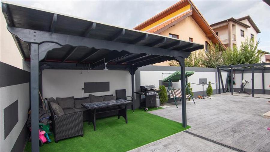 Casă individuală cu 5 camere cu Canalizare în Periferie