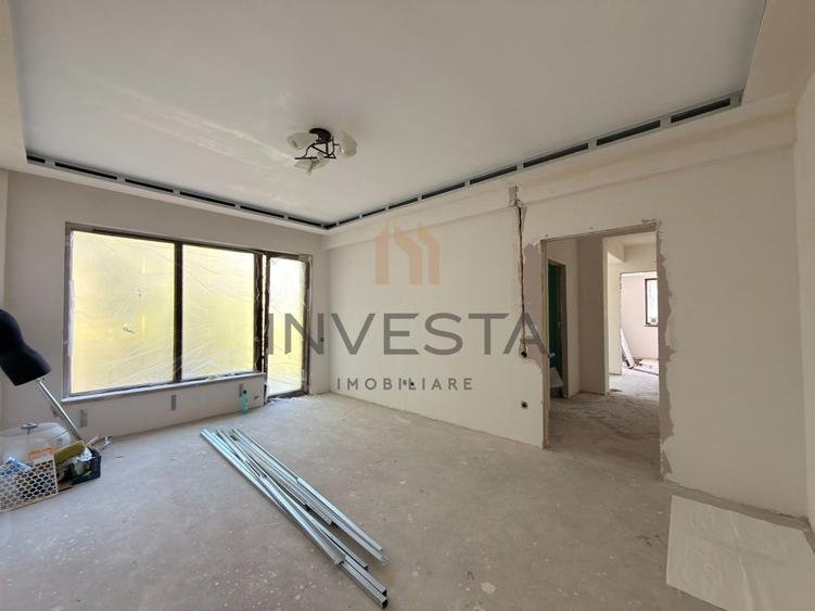 Apartament cu 3 camere semidecomandat în Andrei Mureșanu