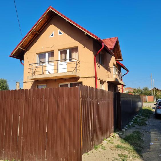 Casă cu 4 camere decomandat cu Teren 140 Mp în Micro 4