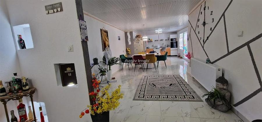 Casă cu Teren 216 Mp în Muncitoresc