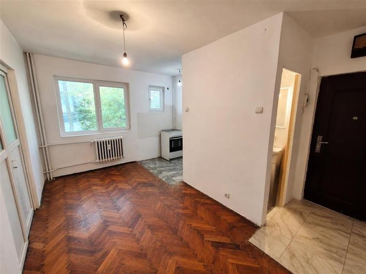 Apartament cu 2 camere nedecomandat în Tătărași