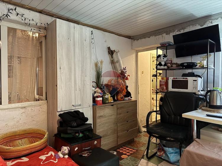 Casă cu 2 camere cu Teren 88 Mp în Rahova