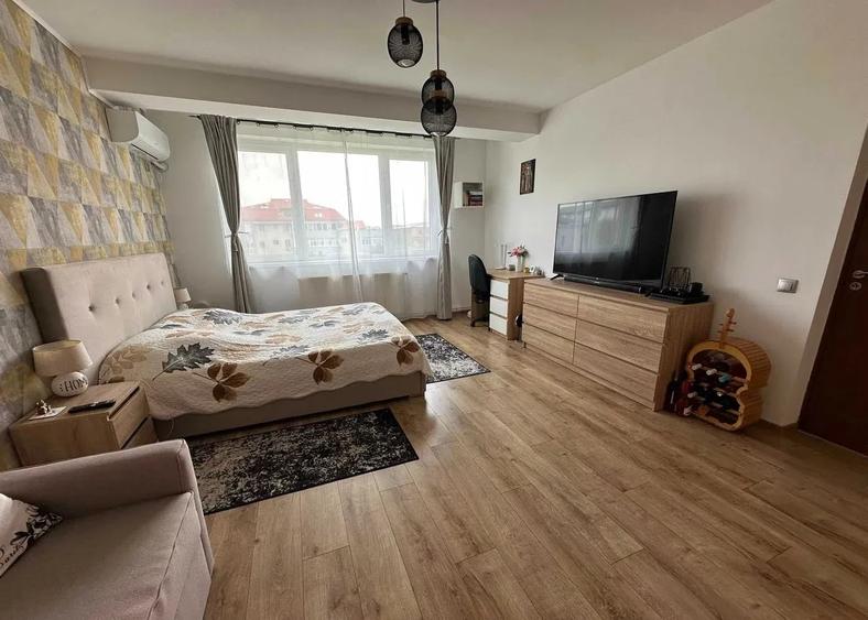 Garsonieră decomandată, mobilată în Drumul Taberei