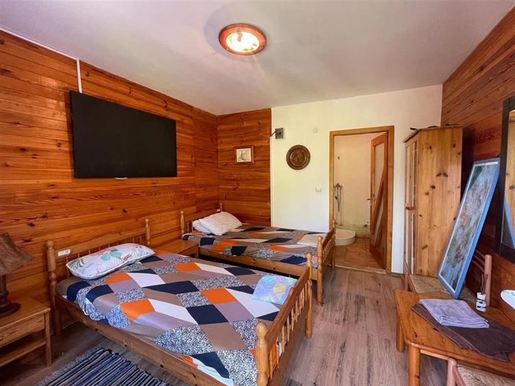 Casă individuală cu 6 camere cu Teren 500 Mp în Valea Budului