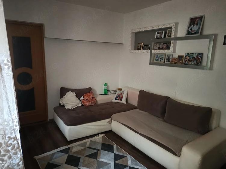 Casă cu 7 camere cu Teren 252 Mp în Exterior Vest