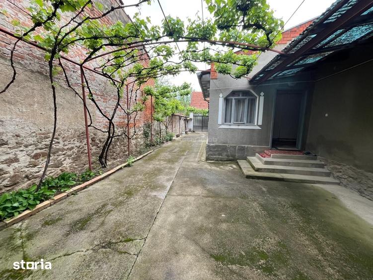 Casă cu 3 camere cu Teren 822 Mp în Central