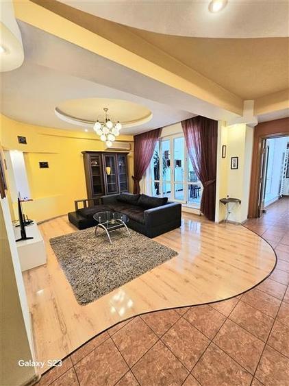 Apartament cu 3 camere decomandat, mobilat în Central