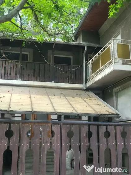 Casă cu 7 camere cu Teren 117 Mp în Ultracentral
