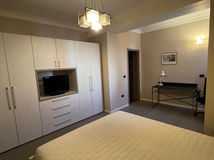 Apartament cu 3 camere decomandat în UTA