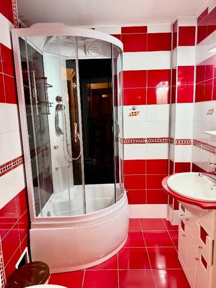Apartament cu 2 camere decomandat, mobilat în Central