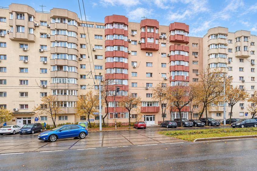 Apartament cu 3 camere decomandat, mobilat în Vitan Mall
