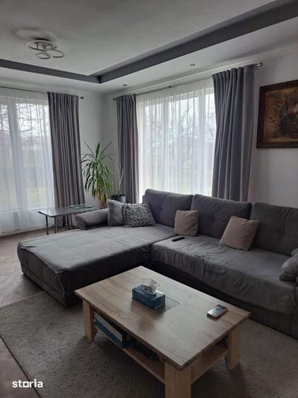 Casă cu 5 camere cu Teren 688 Mp în Central