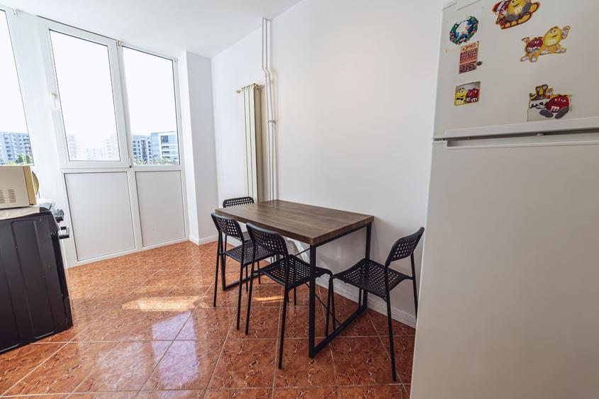 Apartament cu 3 camere decomandat, mobilat în Militari