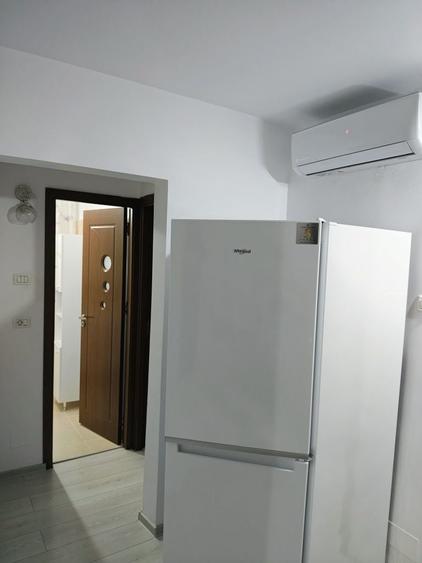 Apartament cu 2 camere decomandat în Rovine