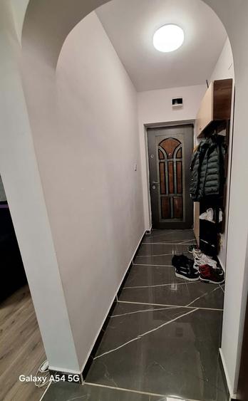 Apartament cu 2 camere decomandat în Popoveni