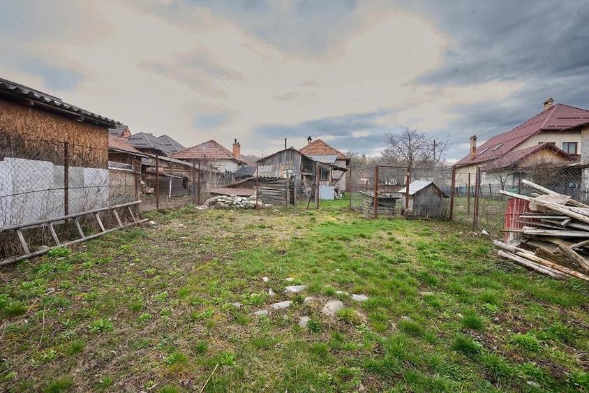 Casă cu 2 camere cu Teren 831 Mp în Central