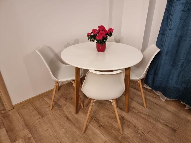 Apartament cu 2 camere semidecomandat, mobilat în Zorilor