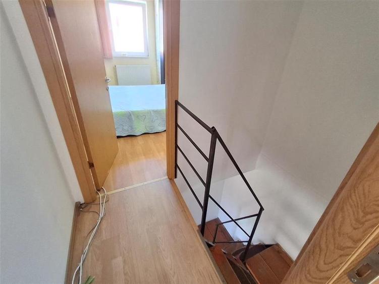 Apartament cu 3 camere semidecomandat în Vasile Aaron