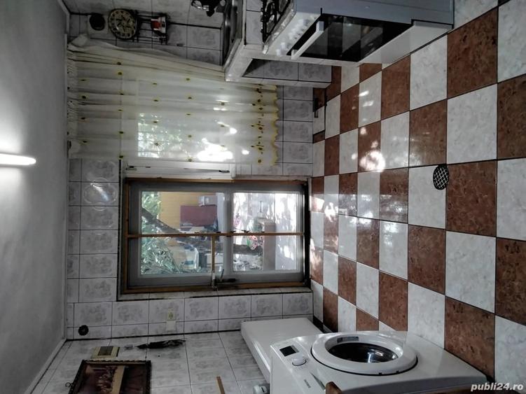 Casă cu 5 camere cu Teren 224 Mp în Andronache
