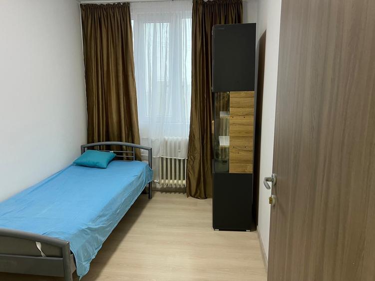 Apartament cu 3 camere semidecomandat în Drumul Taberei