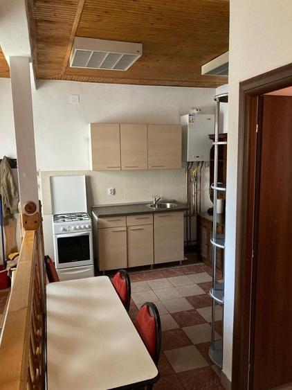 Casă cu 3 camere în Central