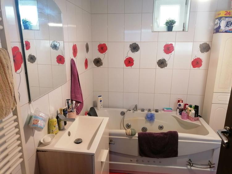 Casă cu 3 camere cu Teren 250 Mp în Central