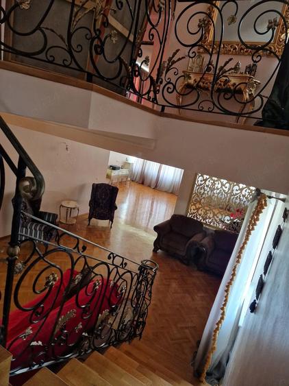 Casă cu Teren 1095 Mp în Cazasu