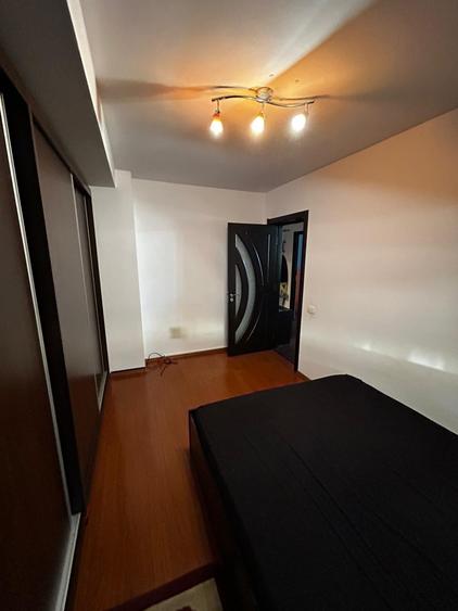 Apartament cu 3 camere semidecomandat, mobilat în Militari