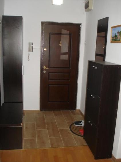 Apartament cu 2 camere decomandat, mobilat în Parcul Carol