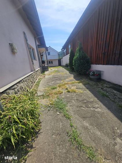 Casă cu 6 camere cu Teren 307 Mp în Goranu
